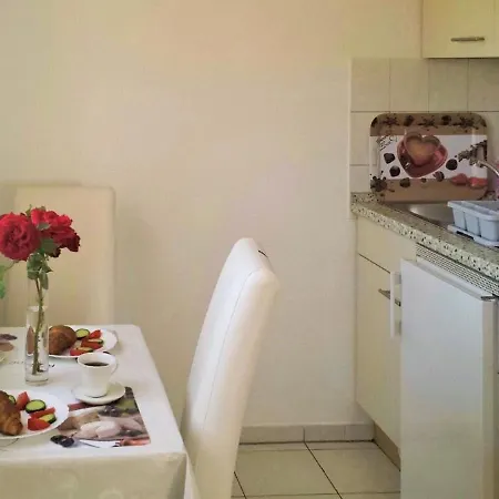 Delphin Apartment *